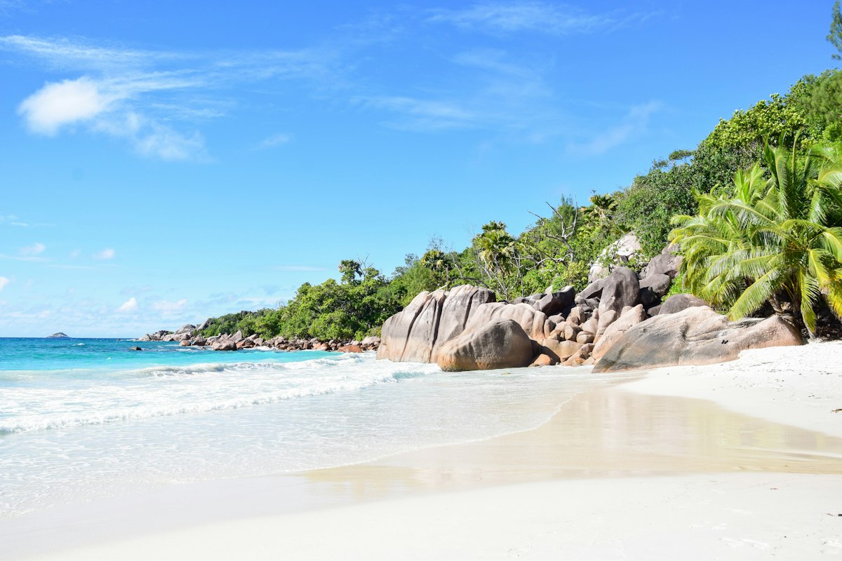 Granite shoreline on Praslin